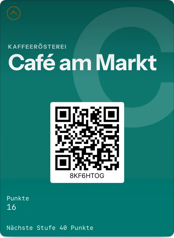 Großformat-Treuekarte in Apple Wallet unter iOS 27: der Name des Geschäfts groß, das Punkteguthaben, die nächste Stufe und der QR-Code.