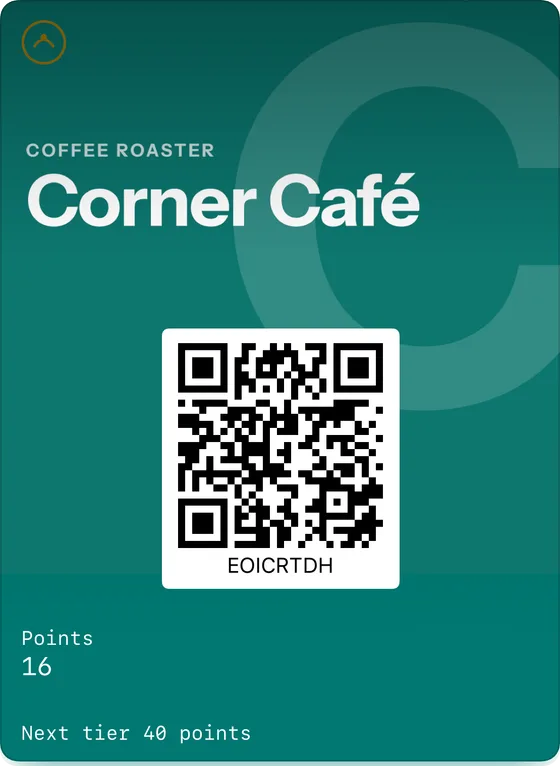 Large-format loyalty card in Apple Wallet on iOS 27: the business name in large letters, the points balance, the next tier and the QR code.