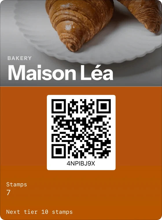 Example of a loyalty card in Apple Wallet: Maison Léa, bakery, 7 stamps, next tier at 10 stamps.